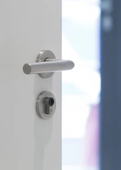 Zutrittsorganisation blueSmart Referenz HDI-Arena Tür